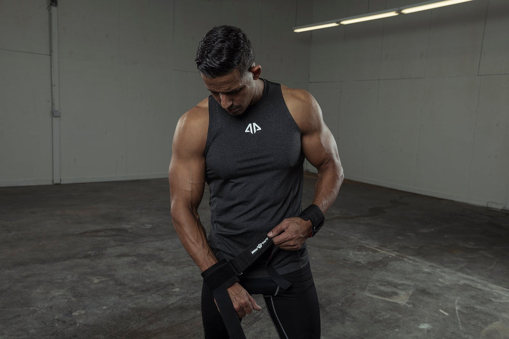 Top 4 Lifting Accessories For Maximizing Workouts